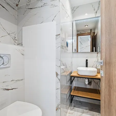 Nice Renting - 8France - Luxury & Comfort Love Room Suite Jacuzzi Massena Exterior photo