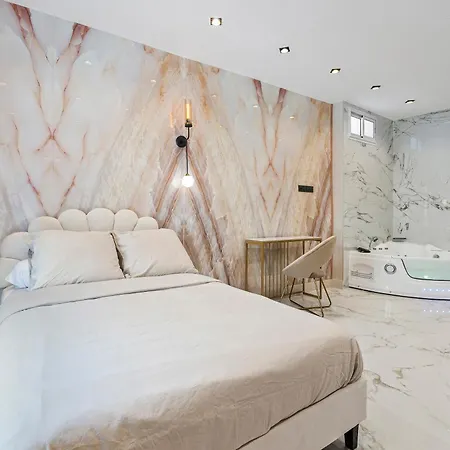 Nice Renting - 8France - Luxury & Comfort Love Room Suite Jacuzzi Massena Exterior photo