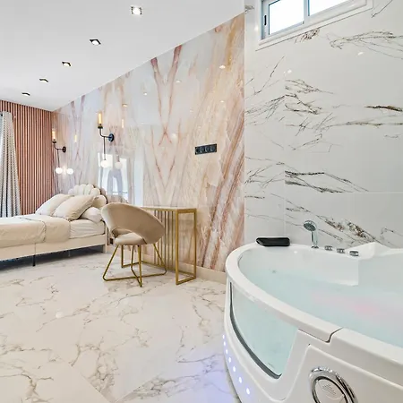 Nice Renting - 8France - Luxury & Comfort Love Room Suite Jacuzzi Massena Exterior photo