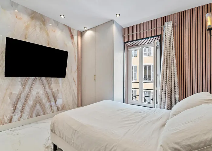Nice Renting - 8France - Luxury & Comfort Love Room Suite Jacuzzi Massena